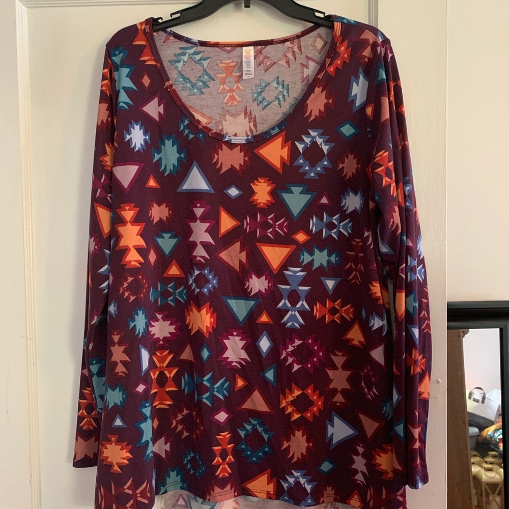 Long sleeve Lularoe Lynnae top